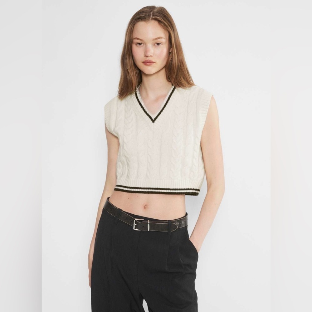 Sincerely Jules | Cropped Cable Knit V-Neck Sweater Vest in Cream/Black Medium